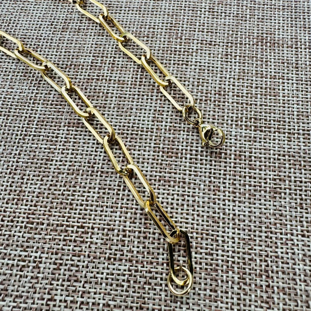Elegant Gold Chain Necklace